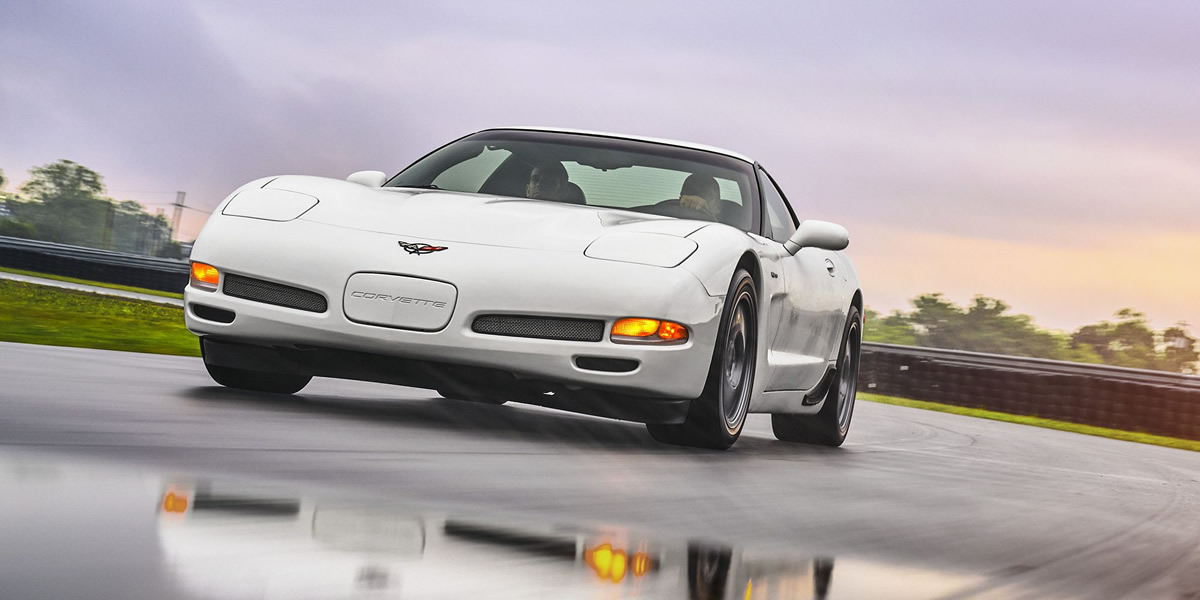 2000-corvette.jpg