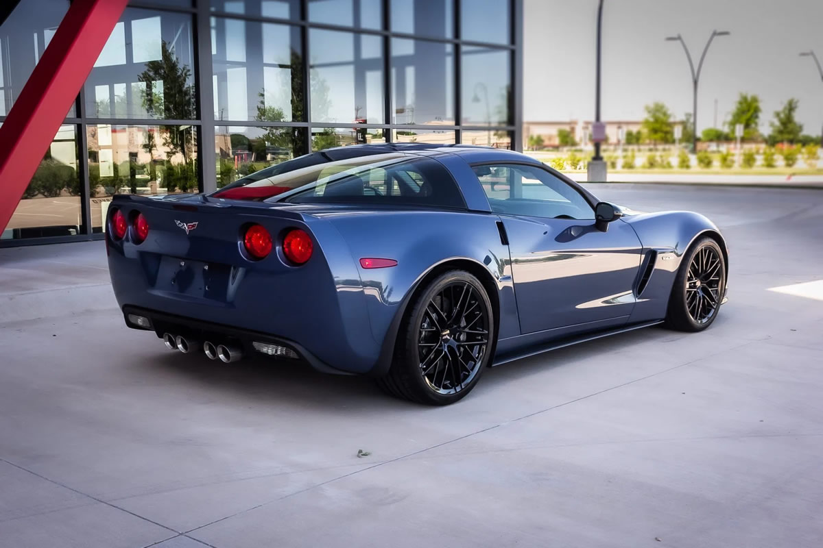 2011-corvette-z06-carbon-limited-edition-number-85-3.jpg