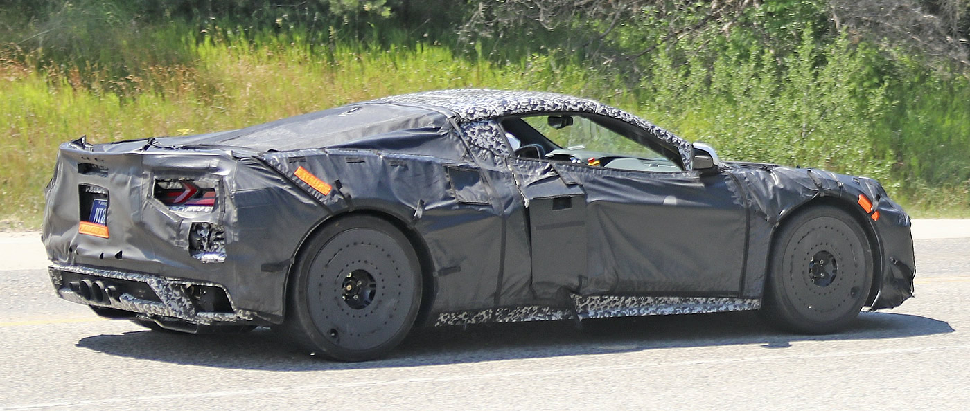 2022-corvette-z06-1.jpg