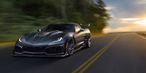 2019-corvette-zr1-shared-01.jpg