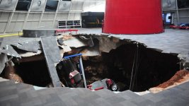 corvette-museum-sinkhole1.jpg