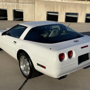 1995 Corvette LT1 in Arctic White