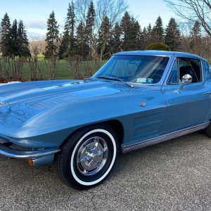 1963 Corvette Split Window Coupe in Silver Blue