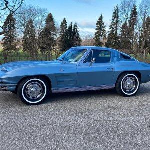 1963 Corvette Split Window Coupe in Silver Blue