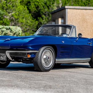 1964 Corvette Convertible - 327 ci - 365 hp in Datyona Blue