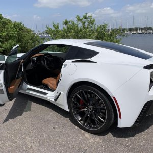 2015 Corvette Z06 3LZ Coupe in Arctic White