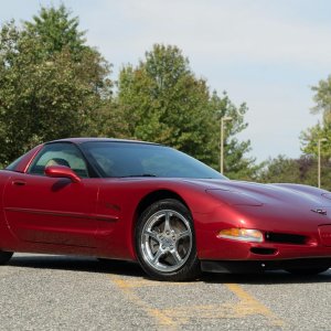 2000 Corvette Coupe in Magnetic Red Metallic