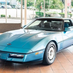 1987 Corvette Coupe in Medium Blue Metallic