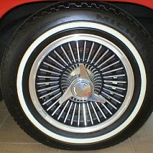 1966_Spinner_Rim_Closeup