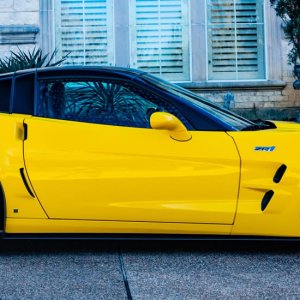 2009 Corvette ZR1 3ZR in Velocity Yellow