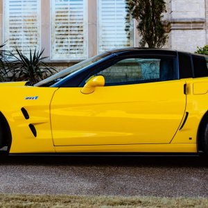 2009 Corvette ZR1 3ZR in Velocity Yellow