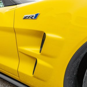 2009 Corvette ZR1 3ZR in Velocity Yellow