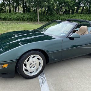 1996-corvette-coupe-polo-green-metallic-2.jpg
