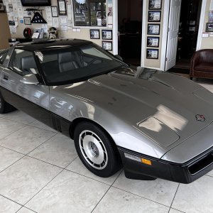 1987 Corvette in Medium Gray Metallic and Black Two-Tone