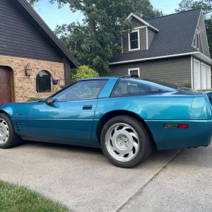 1992 Corvette ZR-1 in Bright Aqua Metallic