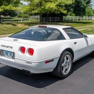 1995 Corvette ZR-1 in Arctic White