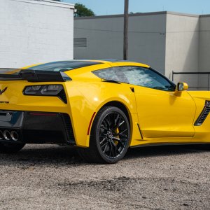 2015 Corvette Z06 Coupe 3LZ Z07 7-Speed in Velocity Yellow