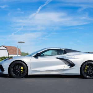 2023 Corvette Stingray Convertible in Silver Flare Metallic