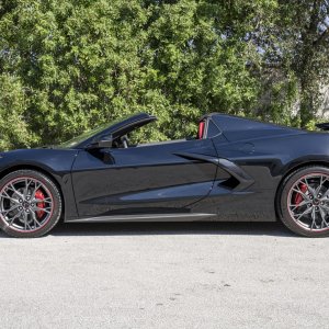 2023-corvette-stingray-convertible-black-5.jpg