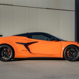 2023 Corvette Z06 Convertible 3LZ Z07 in Amplify Orange