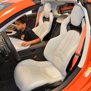 2020-c8-corvette-interior-4.jpg