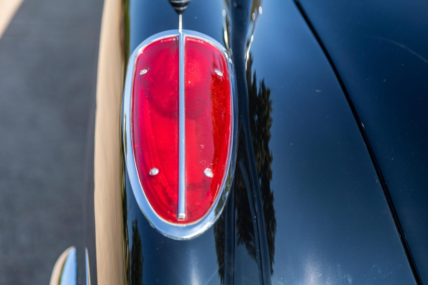 1959 Corvette in Tuxedo Black - Red Interior