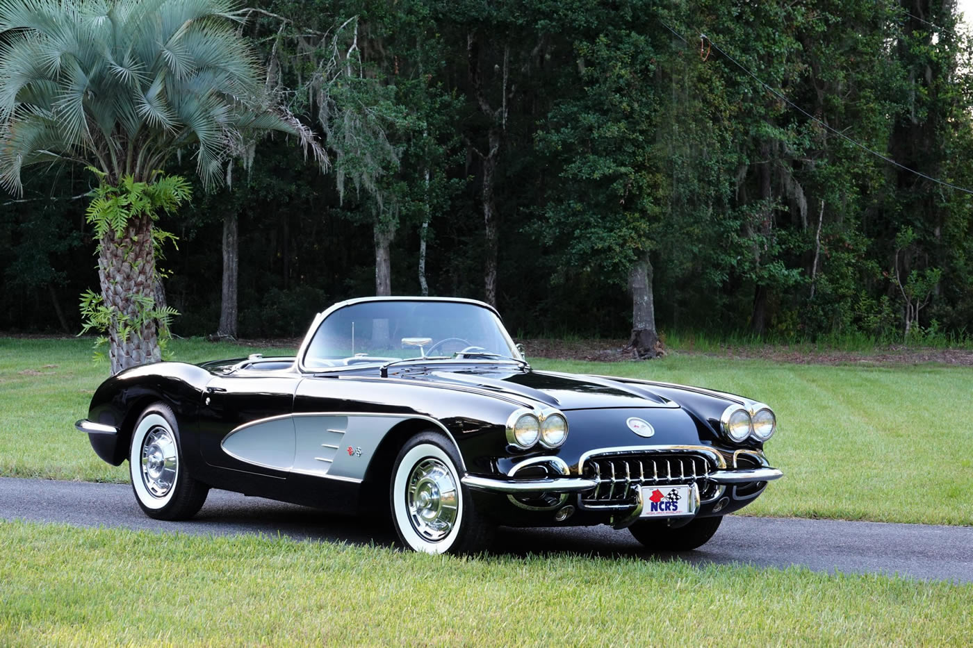 1960 Corvette in Tuxedo Black with Silver Coves