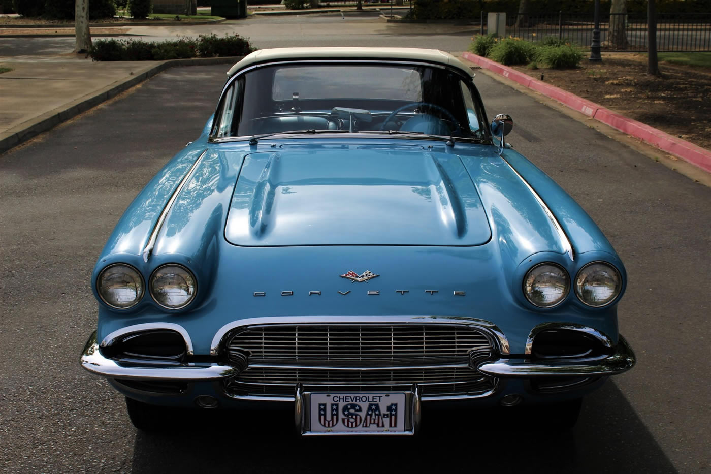 1961 Corvette in Jewel Blue