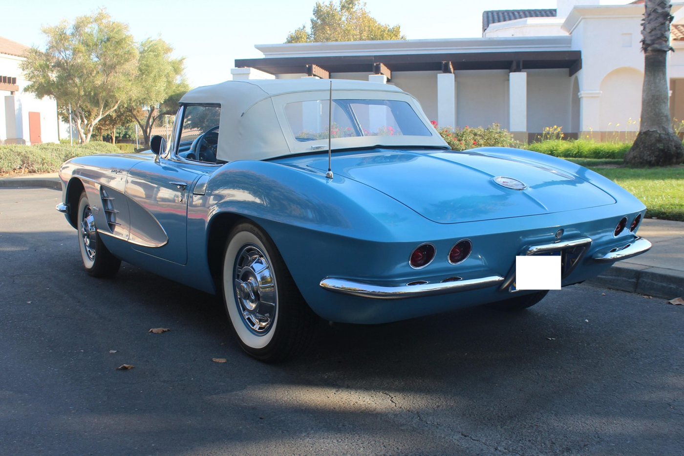 1961 Corvette in Jewel Blue