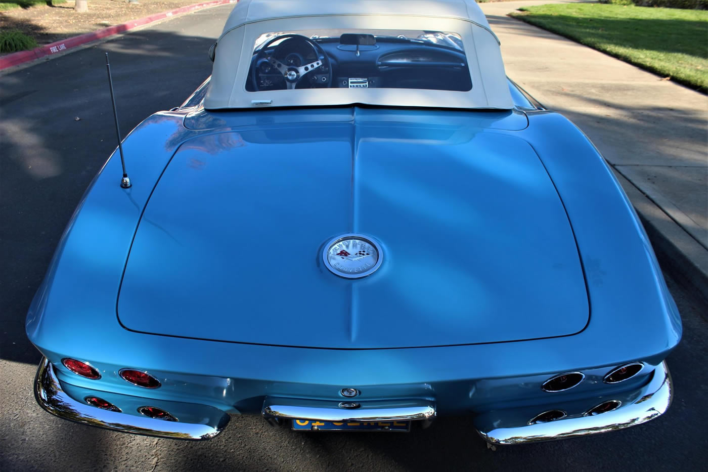 1961 Corvette in Jewel Blue