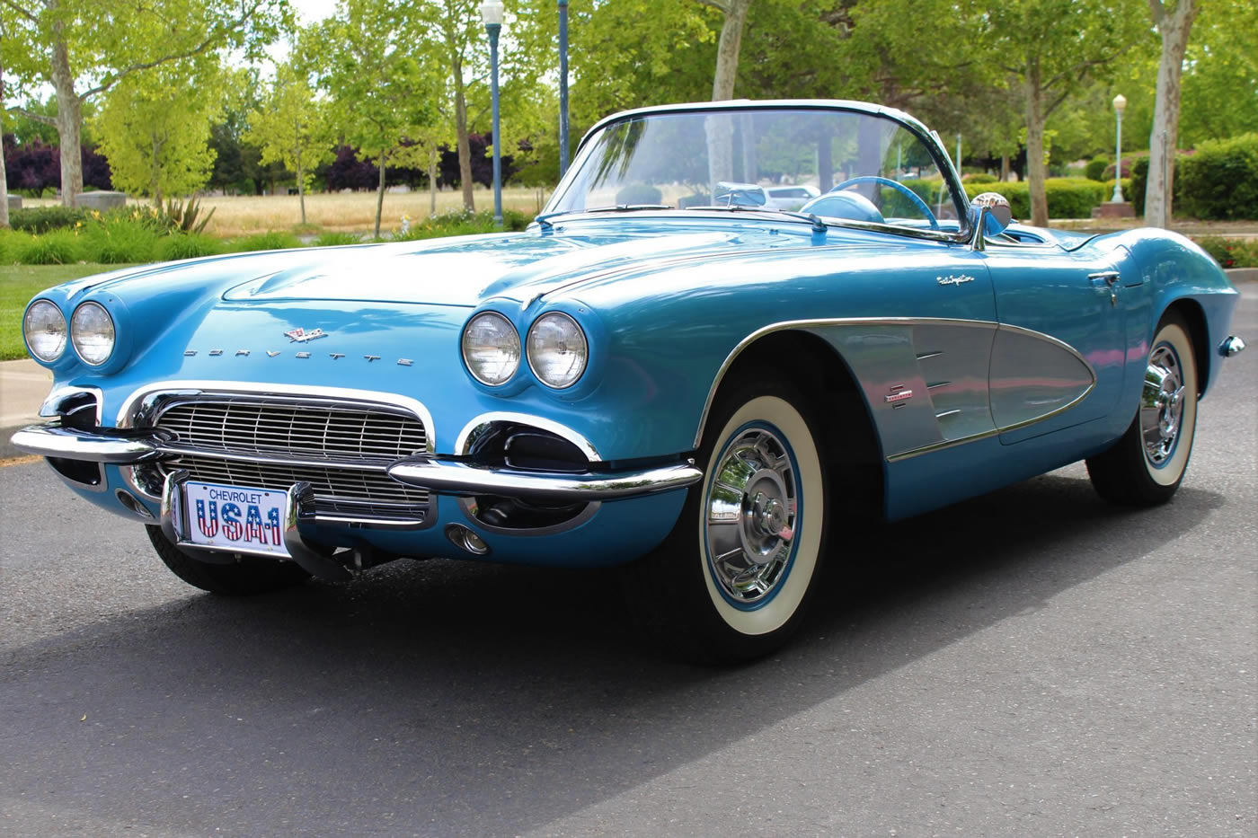 1961 Corvette in Jewel Blue