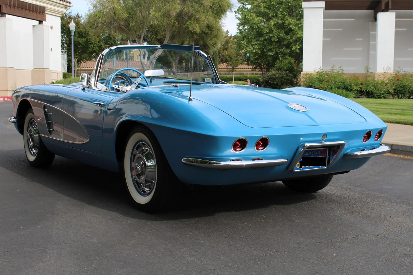 1961 Corvette in Jewel Blue