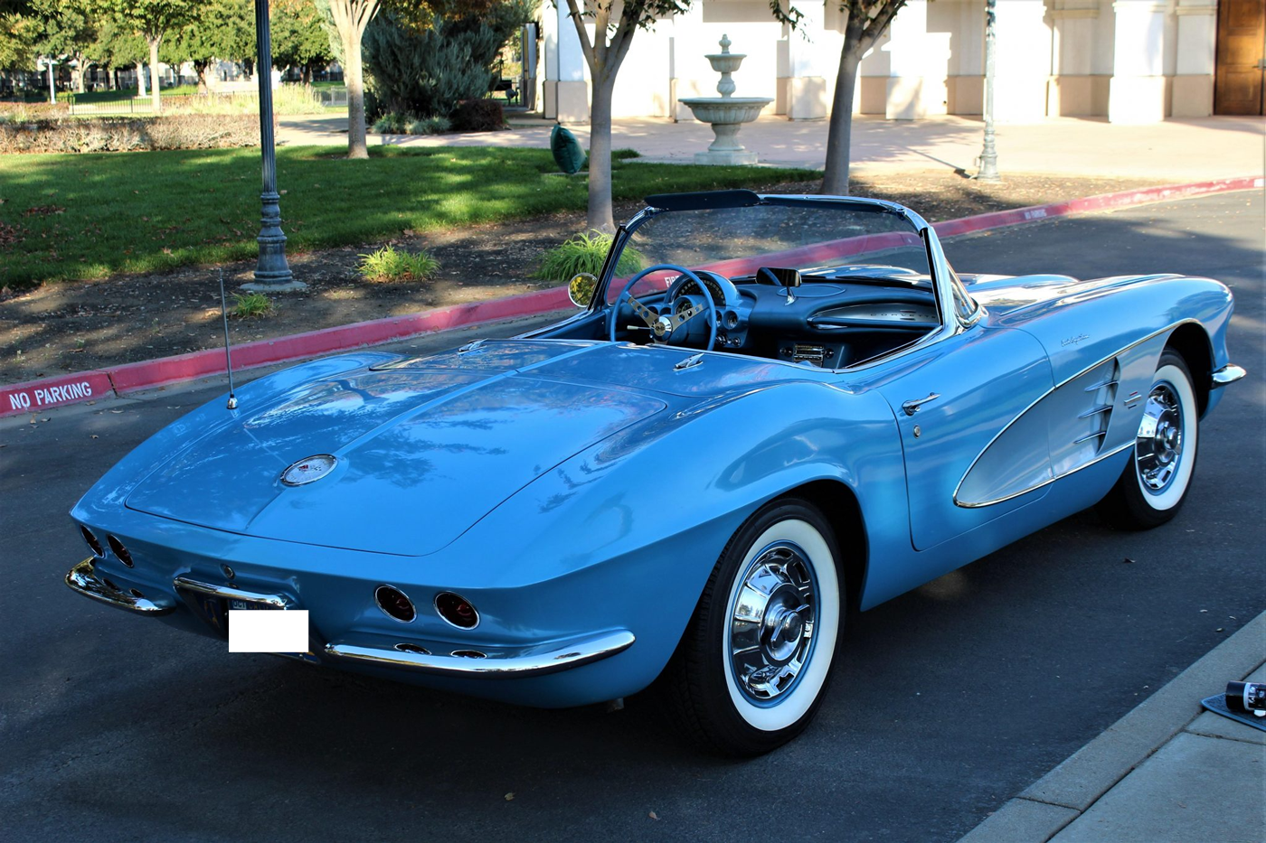 1961 Corvette in Jewel Blue