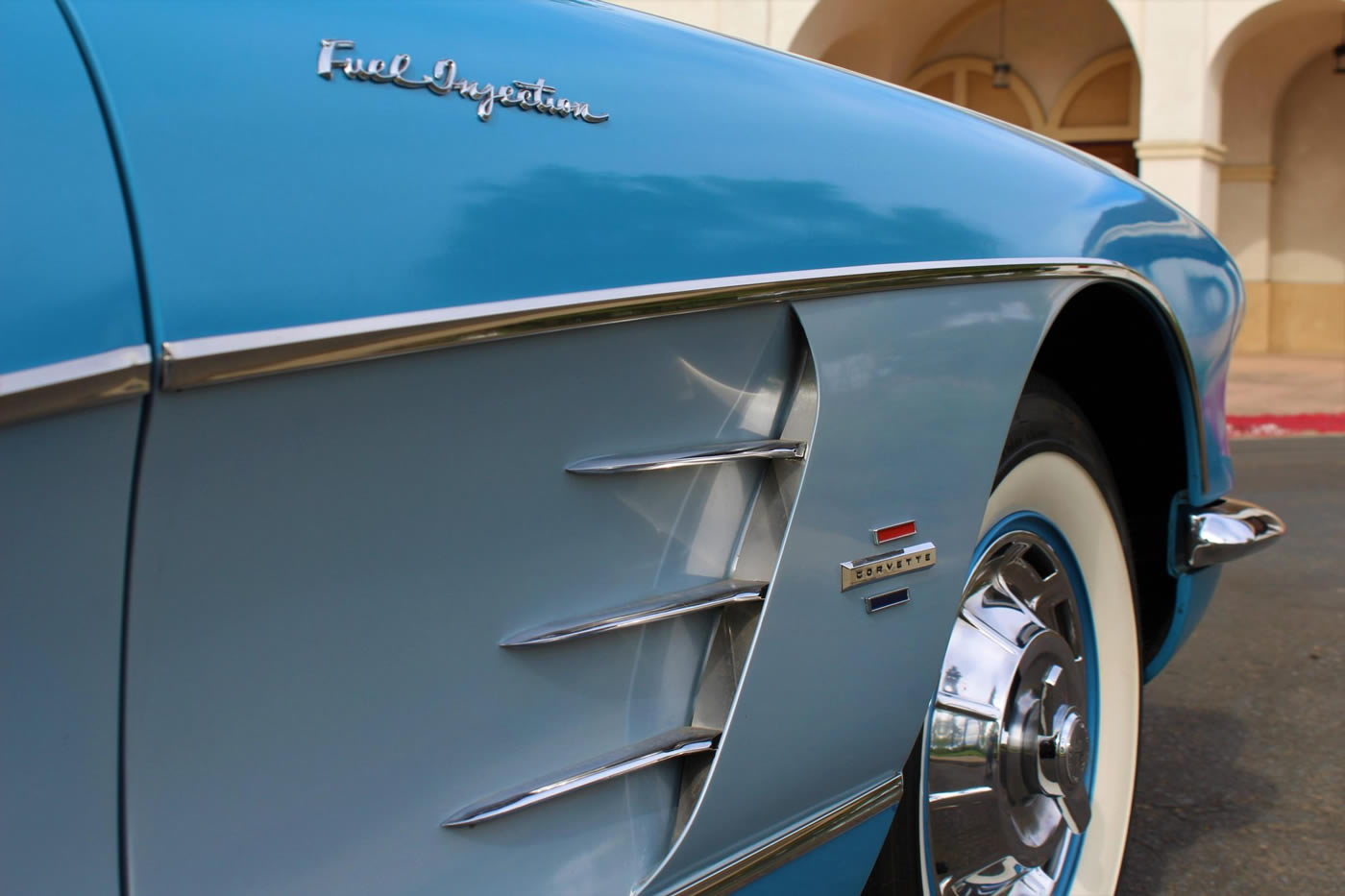 1961 Corvette in Jewel Blue