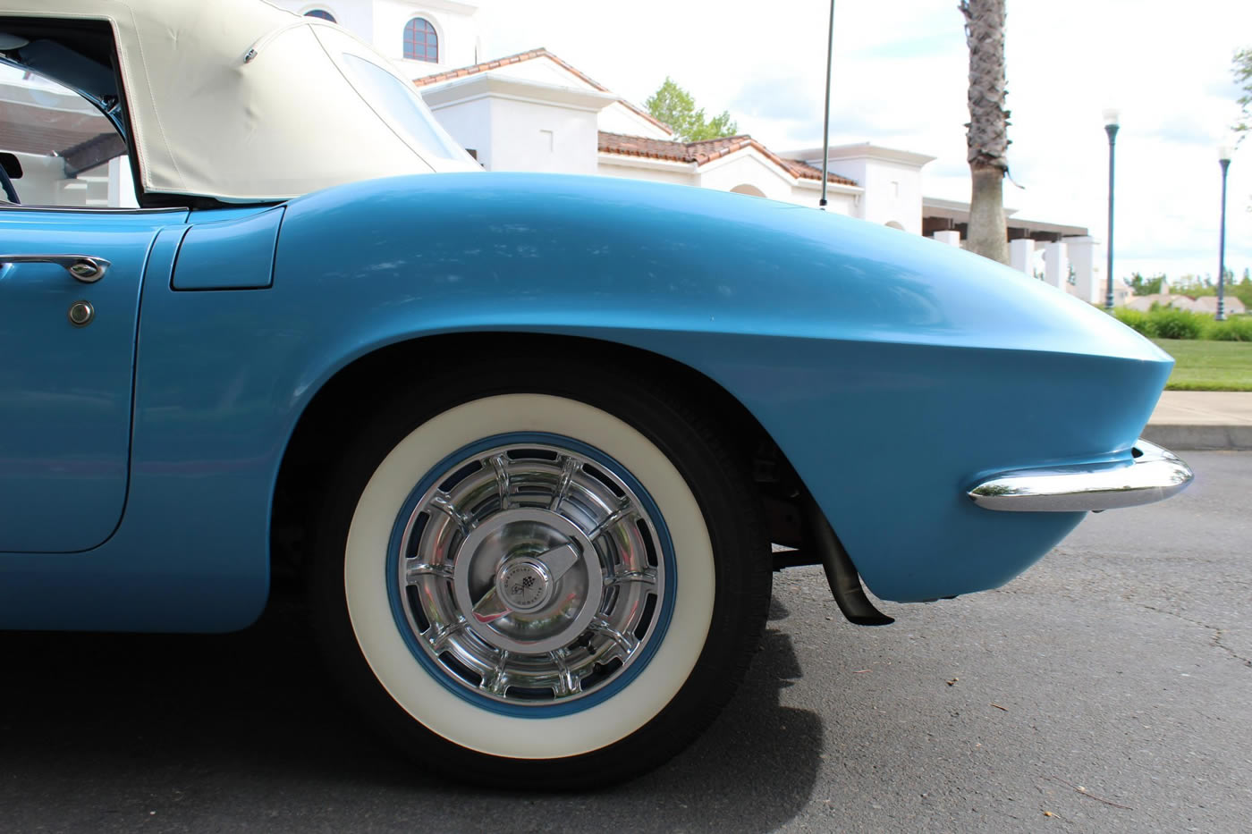 1961 Corvette in Jewel Blue
