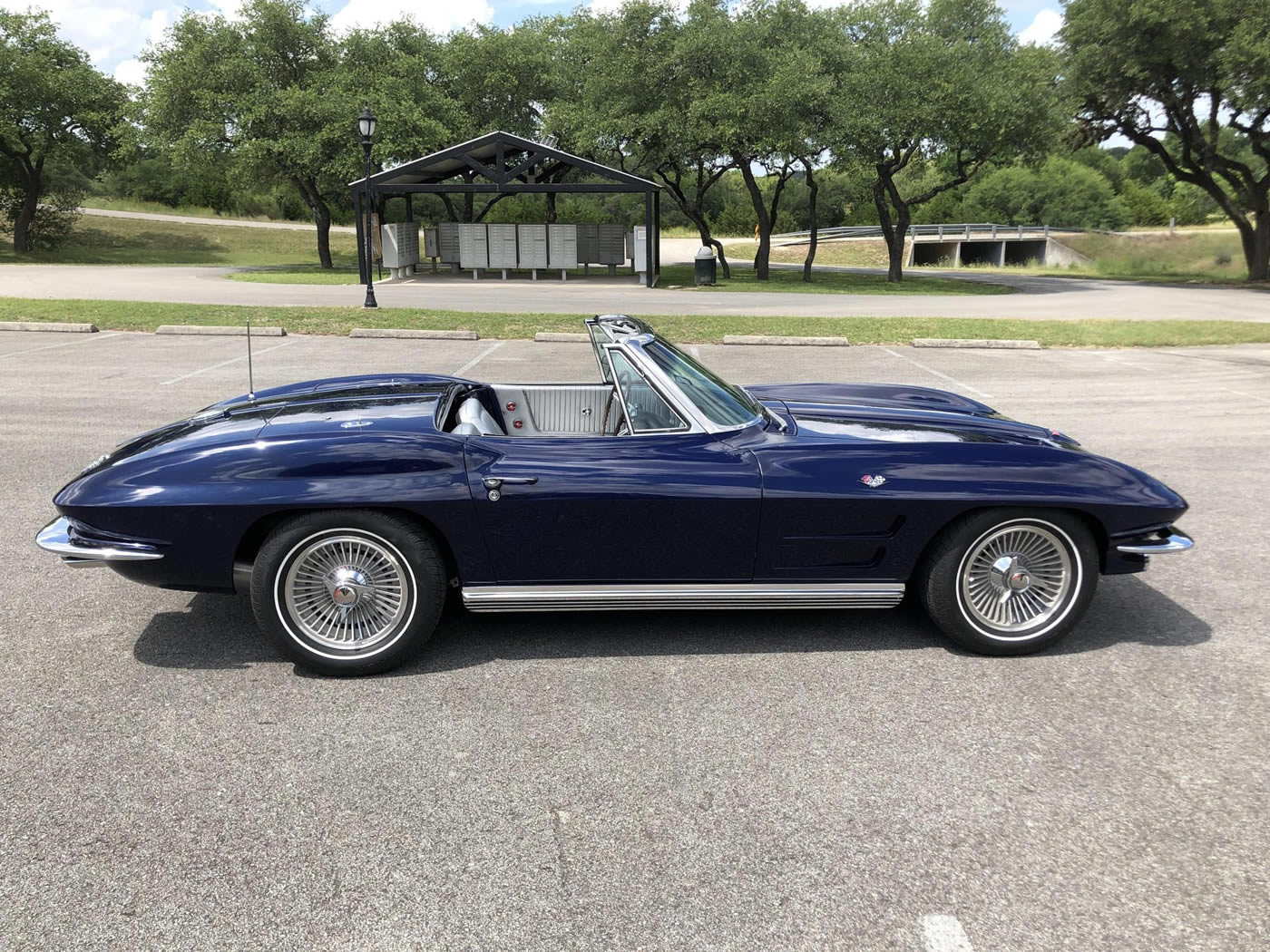 1964 Corvette Convertible - 327 ci - 365 hp in Datyona Blue