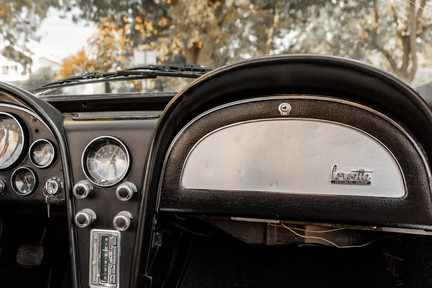 1967 Corvette Convertible in Silver Pearl