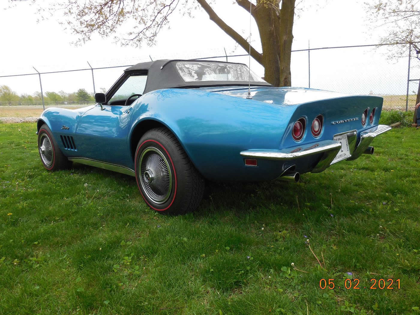 1969 Corvette Convertible in LeMans Blue