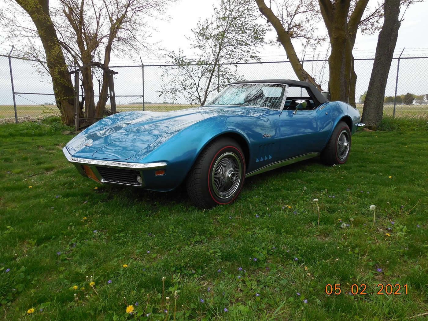 1969 Corvette Convertible in LeMans Blue