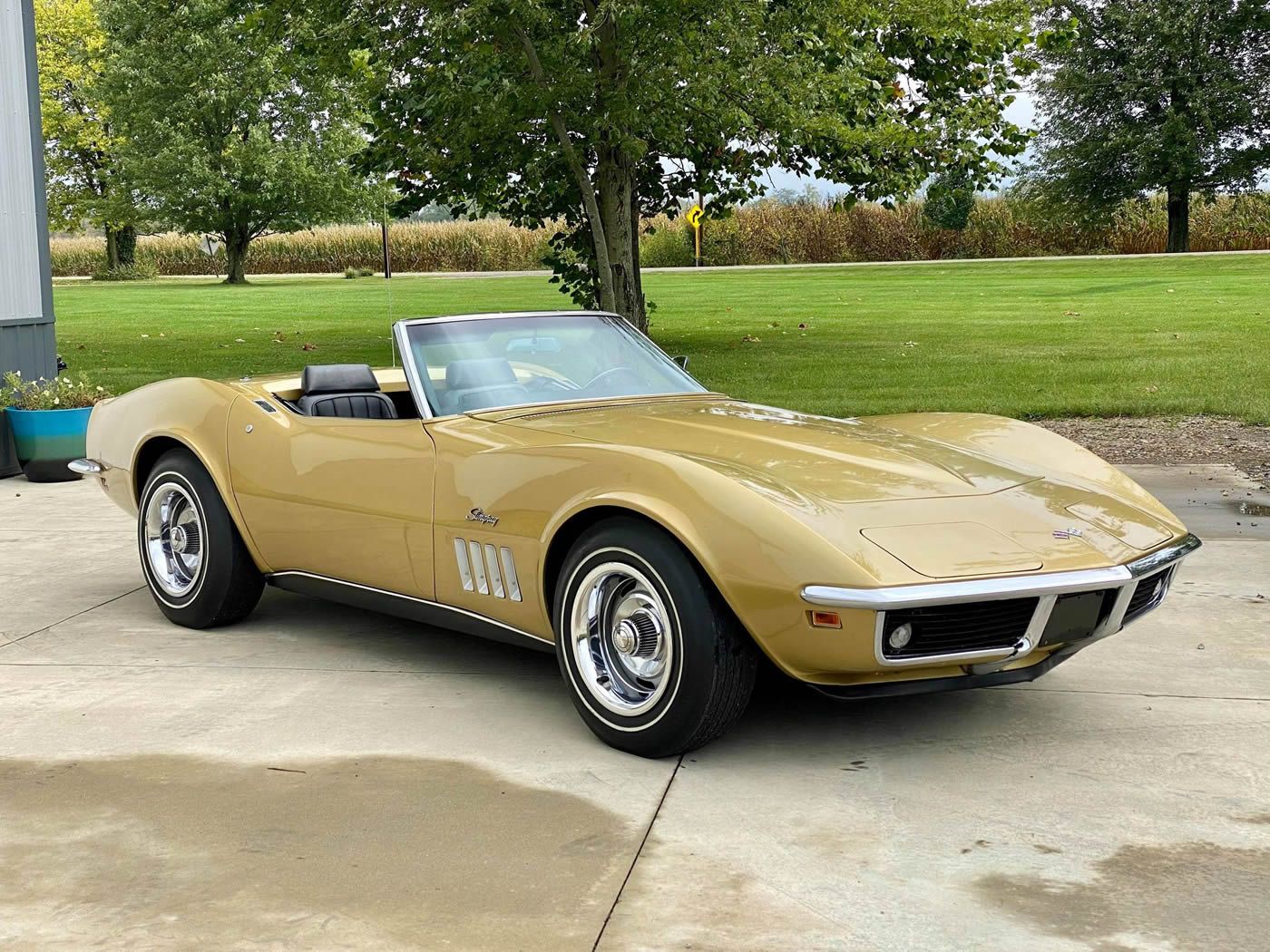 1969 Corvette Convertible in Riverside Gold