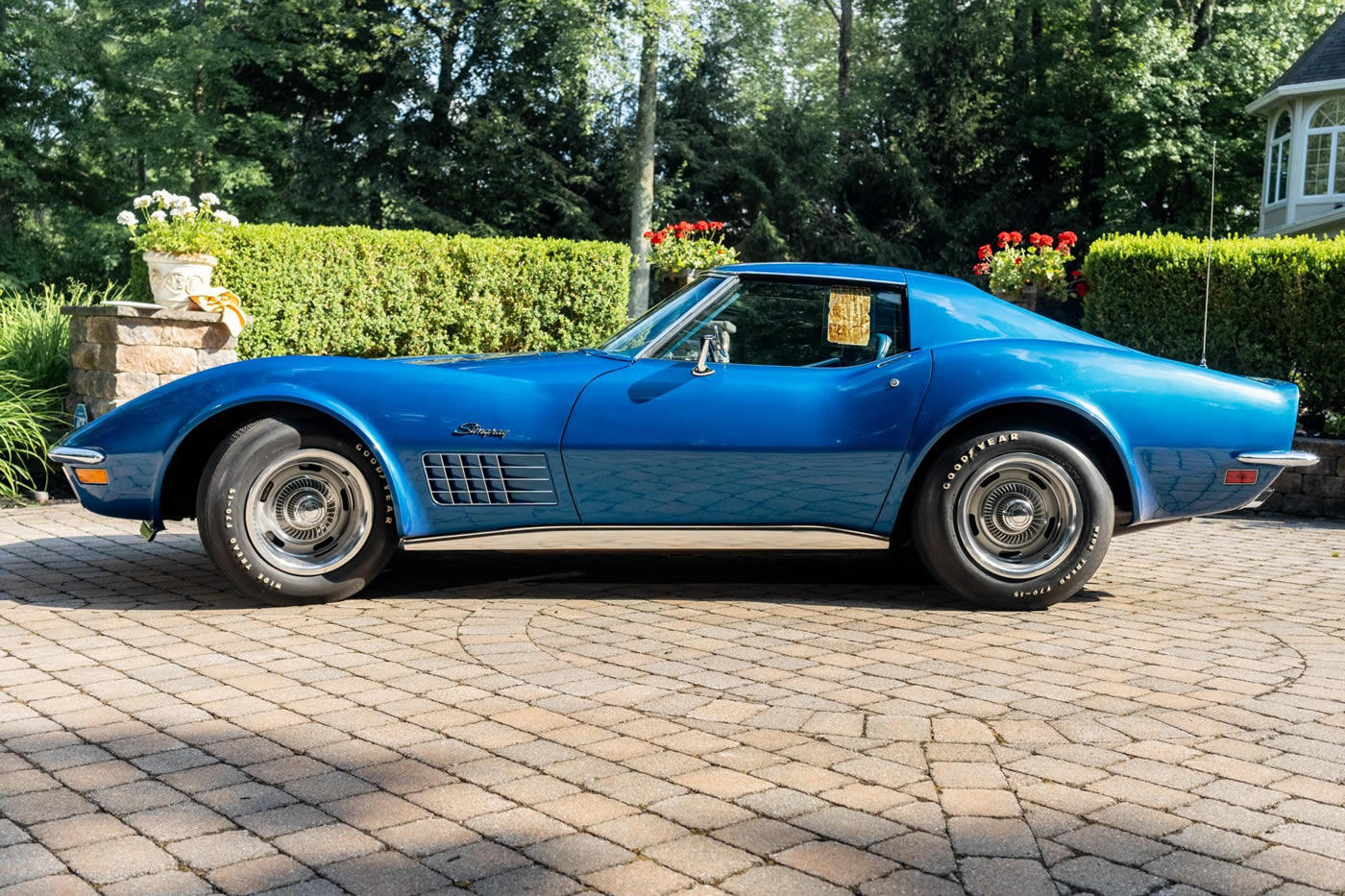 1971 Corvette Coupe in Bridgehampton Blue