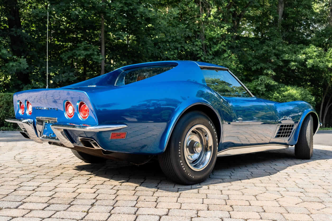 1971 Corvette Coupe in Bridgehampton Blue