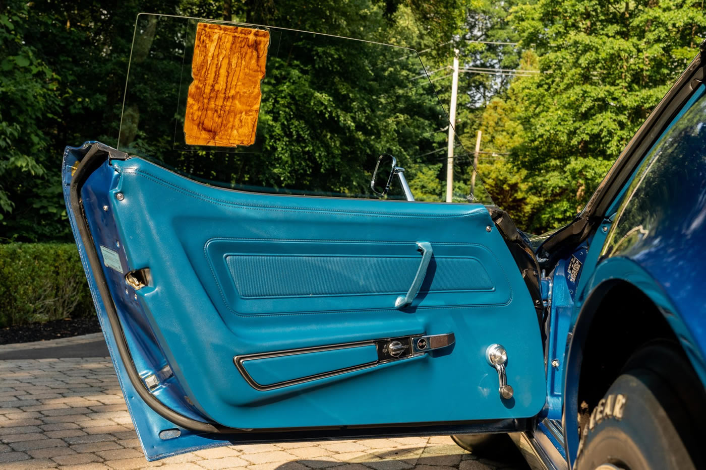 1971 Corvette Coupe in Bridgehampton Blue