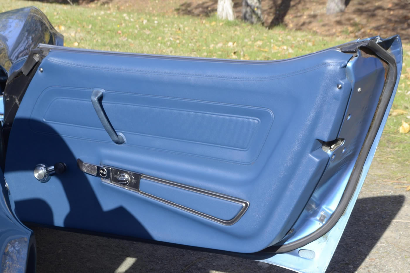 1971 Corvette Coupe in Mulsanne Blue