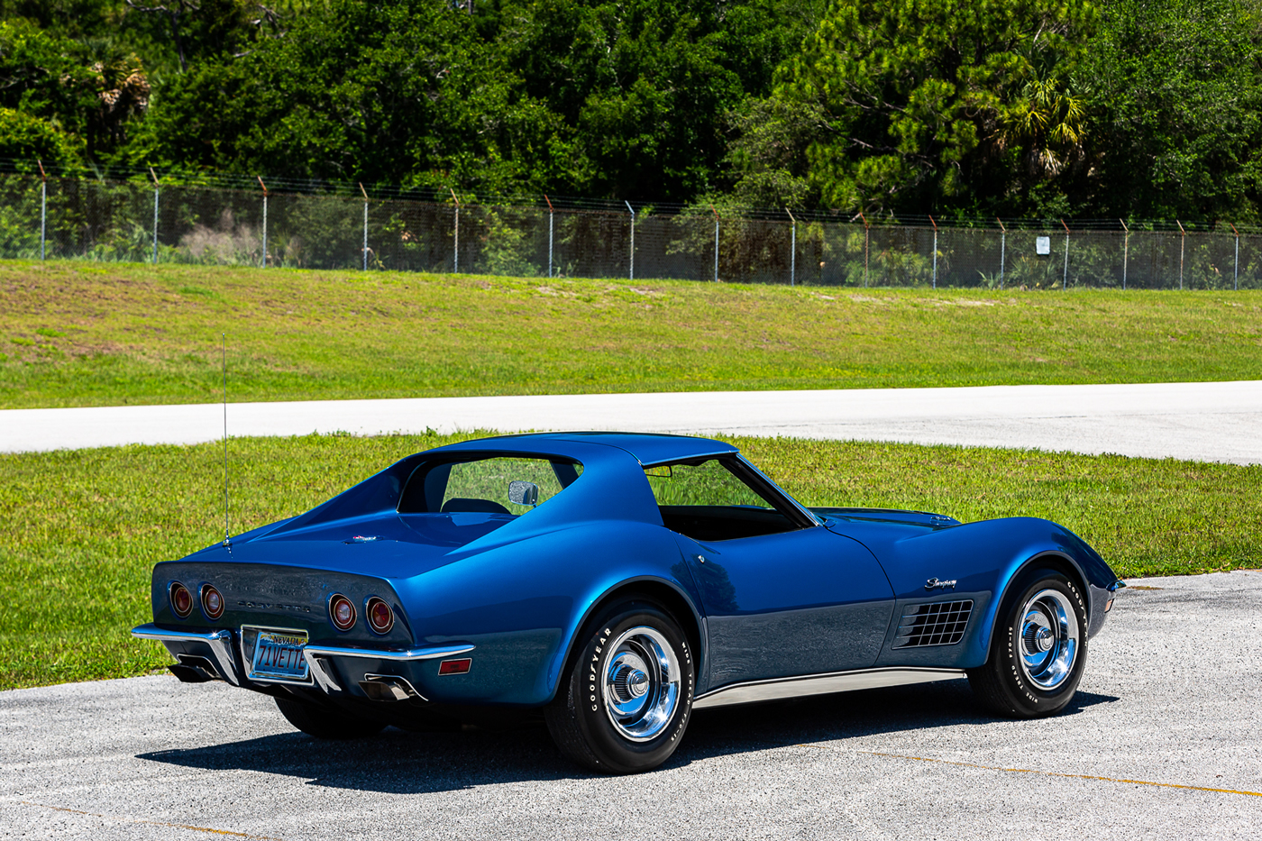 1971 Corvette Coupe LS6 in Bridgehampton Blue