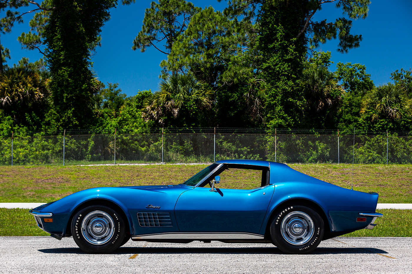 1971 Corvette Coupe LS6 in Bridgehampton Blue