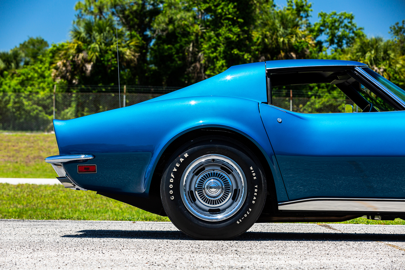 1971 Corvette Coupe LS6 in Bridgehampton Blue