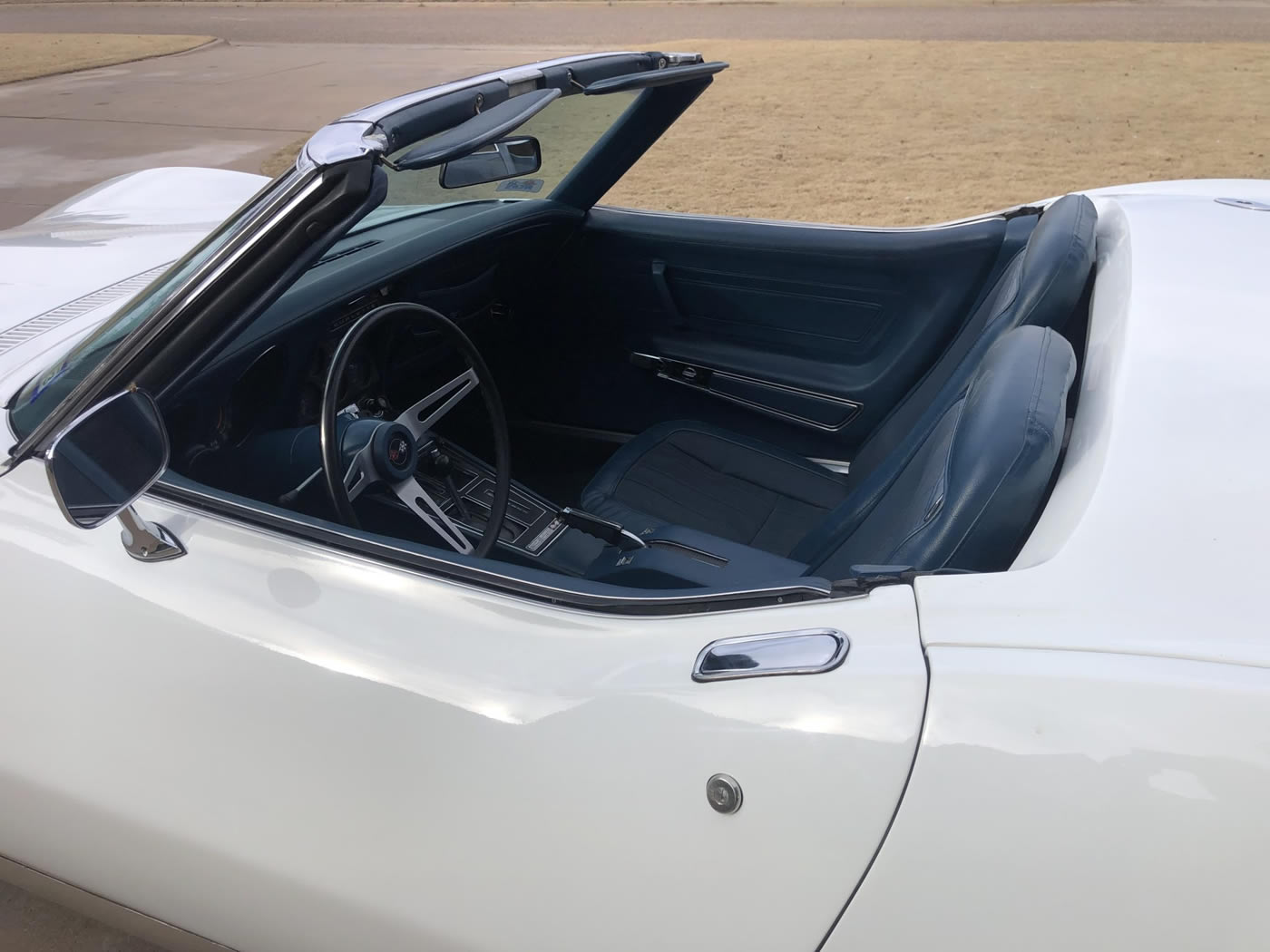 1972 Corvette Convertible in Classic White