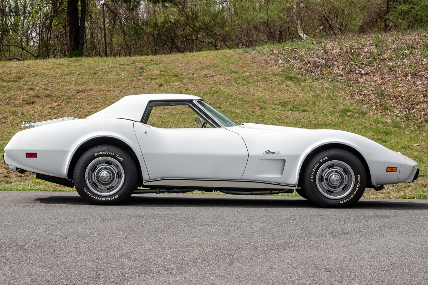 1975 Corvette Convertible in Classic White