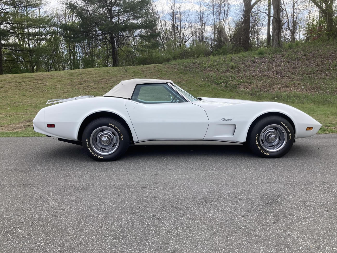 1975 Corvette Convertible in Classic White